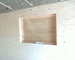 Allir gluggar eru með opnanlegu fagi